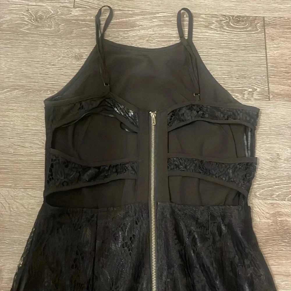 Misguided Size 10 black bodycon lace dress sleeveless - Picture 7 of 7